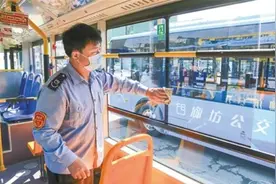 廊坊公交点亮城市文明窗口图片