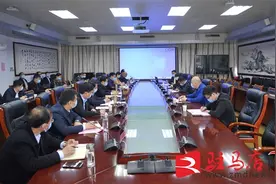 市政府与深圳华强实业举行工作会谈图片