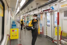 广州地铁日均客流超550万，每趟车都会进行消毒图片