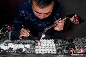 藏在大凉山深处的彝族“银饰村”图片