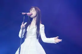 《新声请指教》将落幕 黄霄雲歌唱美好回忆催泪图片