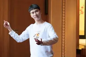 谷雨，这位同济男生在直播中演“杨贵妃”，他说，性别不是噱头图片