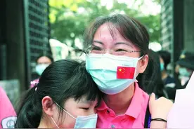 “奥特曼爸爸”回家了图片