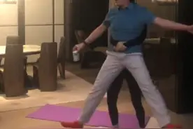 吉娜变大力士一把抱起老公 郎朗感慨“好大的力气”图片