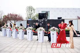 保利恒伟·时光印象营销中心开放 66万方城市综合体亮相麓谷图片