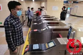 哈尔滨地铁要能刷脸进站了，戴口罩的问题也解决了……图片