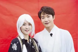《婚前21天》刘泳希李嘉铭结婚照 再现千指云风图片