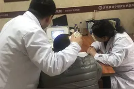 年轻人也会秃头！无论男女，预防脱发需警惕三大误区，快了解下图片