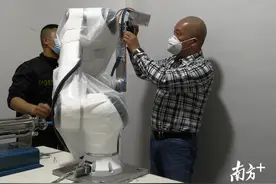 推出全球首款室外使用钢索机器人，这家佛企出口火了图片