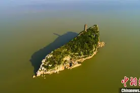 航拍鄱阳湖湖口水域：烟波浩渺 鞋山“仙岛”图片