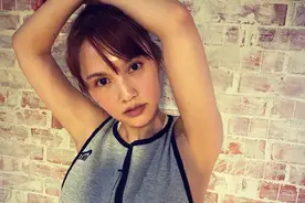 杨丞琳健晒健身照 大汗淋漓面色红润图片
