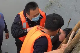 视频｜投资理财亏本，女子下河轻生，大喊“我对不起妈妈呀”图片