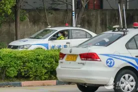 考试时“一车一人”、全程戴口罩和手套操作……直击上海驾考恢复现场图片