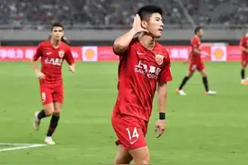 对话｜三首歌唱出中国足球心路，“歌王”李圣龙还有留洋梦图片