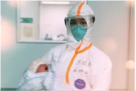 “澳门女儿”穿上白大褂重返手术台图片