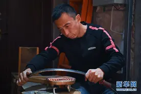 传统弓箭“守艺人”图片