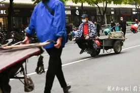 汉正街的扁担、板车回来啦图片
