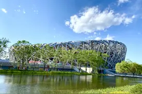 云游中国 | 北京鸟巢周边花开春意盎然图片