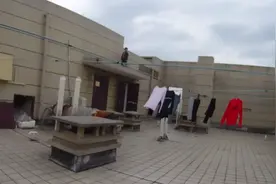 惊险！杭州3名男孩被困18层高天台...爸爸气得当场动手图片