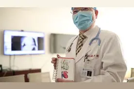 复旦儿科成功救治的联体婴儿，姐姐今天出院啦！历经月余姐妹俩终得团聚图片