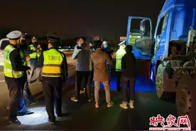 郑州治超“春雷”行动首战告捷 查扣9台超限超载车辆图片