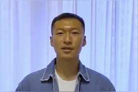 江苏苏宁云直播训练 球迷“闷包”一抢而空图片