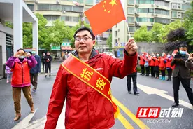 94人一个不少！衡阳支援湖北的疾控专家李解生凯旋图片