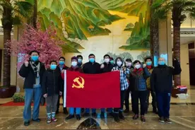 在火神山，她每天4万步霸榜……图片