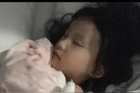 欧弟绿洲晒4岁女儿睡颜 Jojo自己洗漱睡觉好独立图片