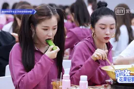 虞书欣这个真实又做作的小公主，才是时尚圈里隐藏的穿搭博主图片