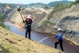 荒山变“金山”，矿坑回填用作旅游开发图片