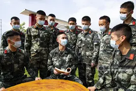 高清图集：阅读正当时，来看兵哥哥用书香提升内涵图片