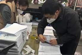 爱了！多所高校为学生发放专项补助图片