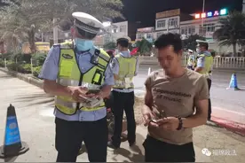 悲催！男子花300元买了辆报废摩托车上路被交警扣了图片