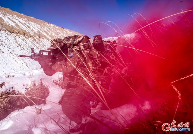 警笛头僵尸射手破解版（武警阿里支队某大队特战中队反恐处突演训见闻）