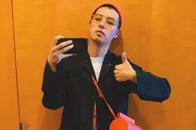 马頔被淘汰登上热搜第一 惊讶发文连打三个问号图片