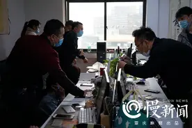 网恋美女邀你打牌增进感情？别傻了！这是新的诈骗手段图片