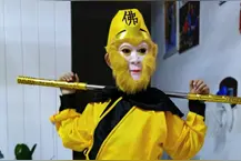 孙悟空、哪吒、白雪公主……济南一所小学学生玩起cosplay读书秀图片