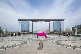 最美人间四月天|一汽1号门因“春之声”而迸发浓浓春意图片