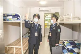 广州：“小班教学”3人享6床图片