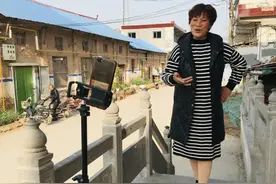 鹤壁五旬农妇拍抖音 传递正能量“抖”出新生活图片
