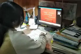 校企联手破解毕业生就业困境，扬大生技学院发起校友企业“空中宣讲会”图片