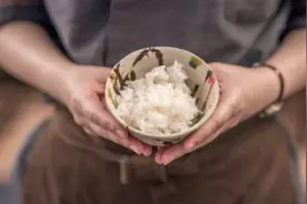 吃一点东西，就觉得肚子撑？经常腹胀该怎么办？图片