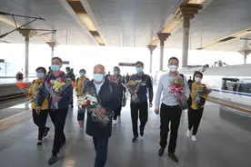 武汉重症"清零"了，9名江苏"国家队"的英雄们回来了图片