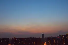 金星伴月看成都！最美落日与月亮同辉视频封面