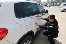 剐蹭完轿车开溜！电子警察天眼追查“不知情”肇事者图片