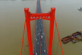 武汉一跨江大桥晃动如波浪？司机：感觉像坐船！官方回应来了图片