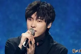 隔壁老樊究竟经历了什么 98年小伙嗓音沧桑成长经历心酸图片