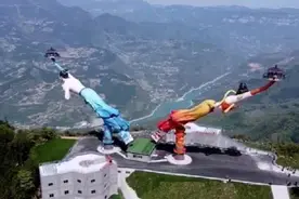 火爆全国的“飞天之吻”是如何设计出炉的？五一能去体验吗？景区回应了图片
