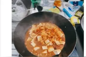佟丽娅晒丰盛午餐：天天这么吃，脸能不大吗？图片